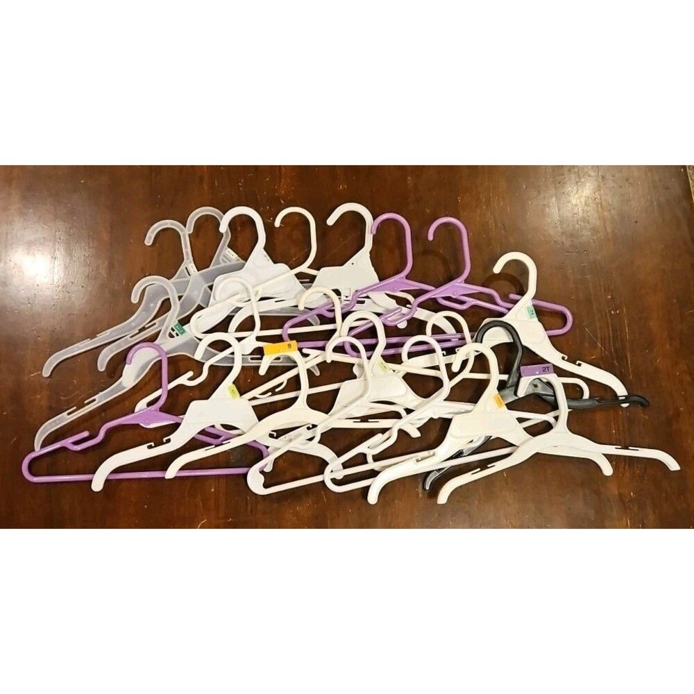 Lot of 21 Kids Hangers / Children Plastic Tubular & Slimline (Multi Colors)
